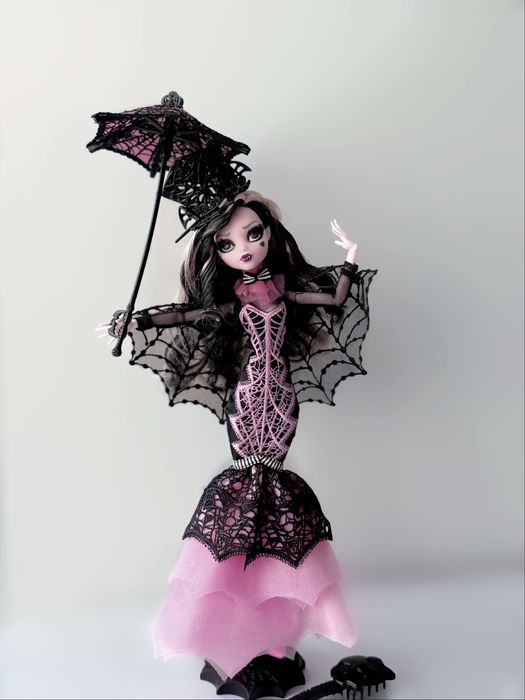 Колекційна лялька Monster High Draculaura Collector Doll.