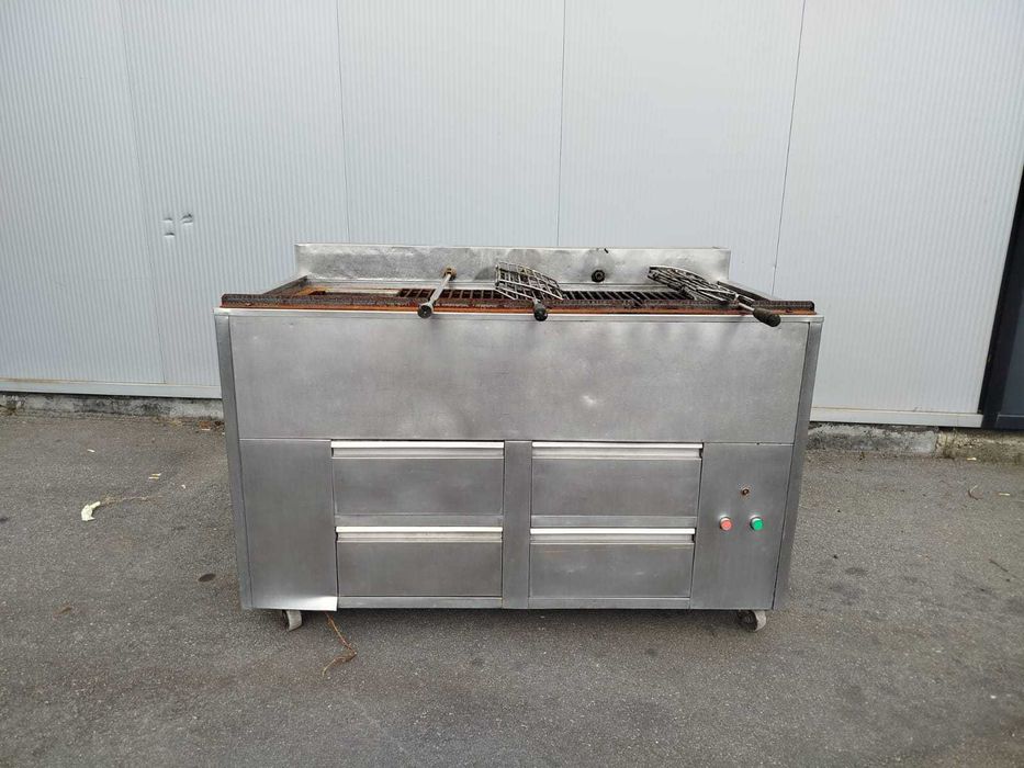 Churrasqueira a Carvão - RECONDICIONADA