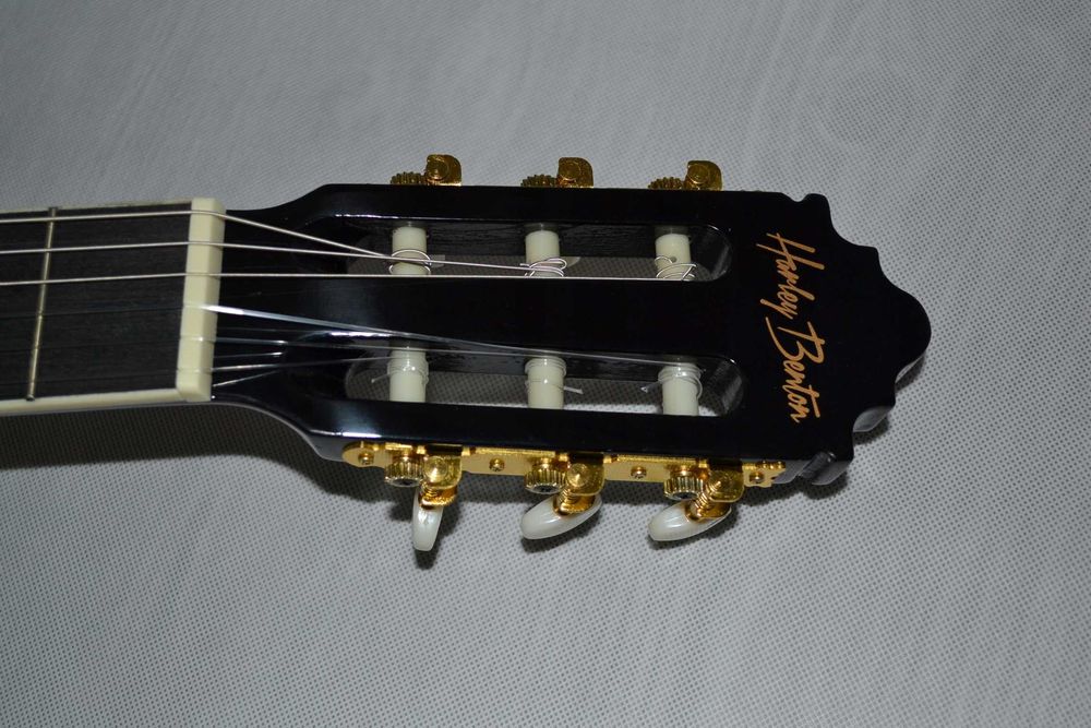 HARLEY BENTON CG200-BK 4/4 nowa gitara klasyczna ustawiona lutniczo