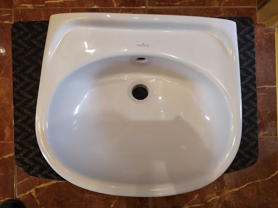 Sprzedam umywalkę ceramiczną cersanit