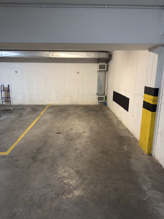 Miejsce postojowe w hali garażowej