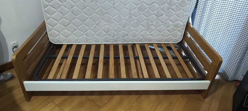 Cama Com Colchão