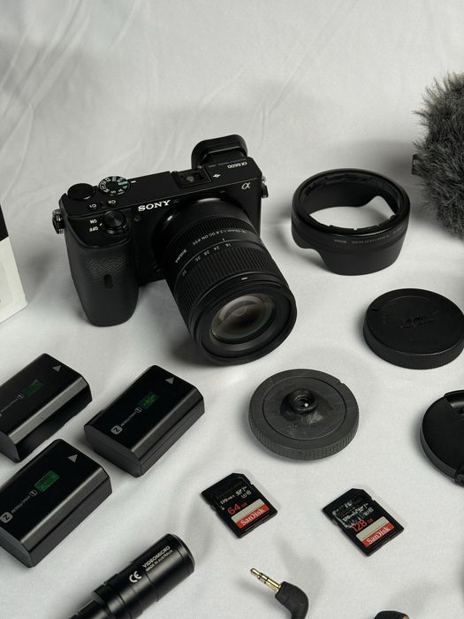 Câmera Sony A6600 + Sigma 18–50mm f/2.8