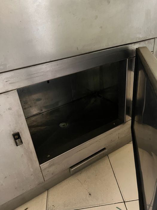 Vitrine Refrigerada em Inox e Vidro – Excelente Estado