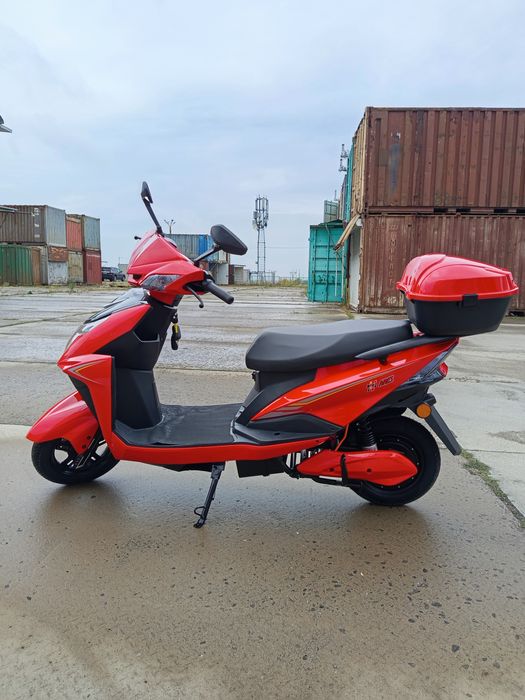 Електроскутер Ares 2500Вт, шолом у подарунок