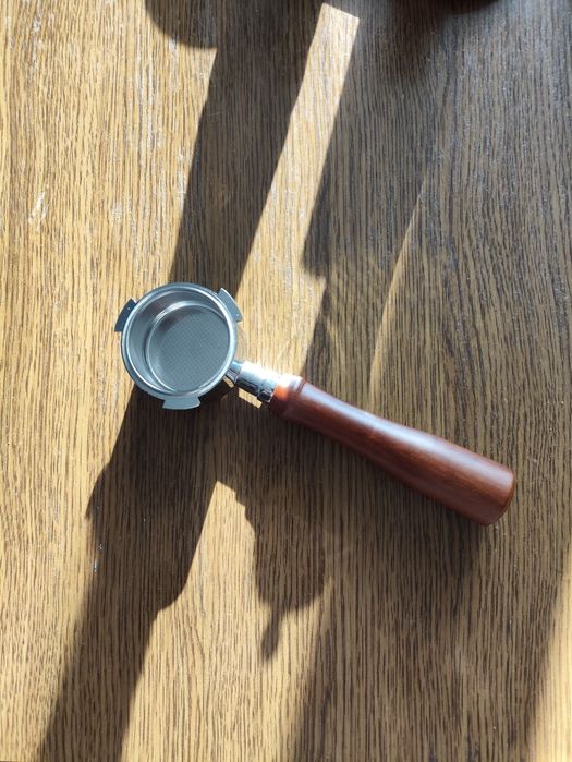 Рожок для кофеварки delonghi (бездонный портафильтр  51мм)