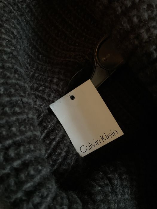 Czarne poncho Calvin Klein