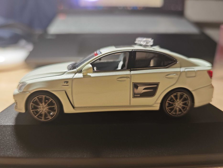 1/43 Miniatura lexus IS F Safety Car