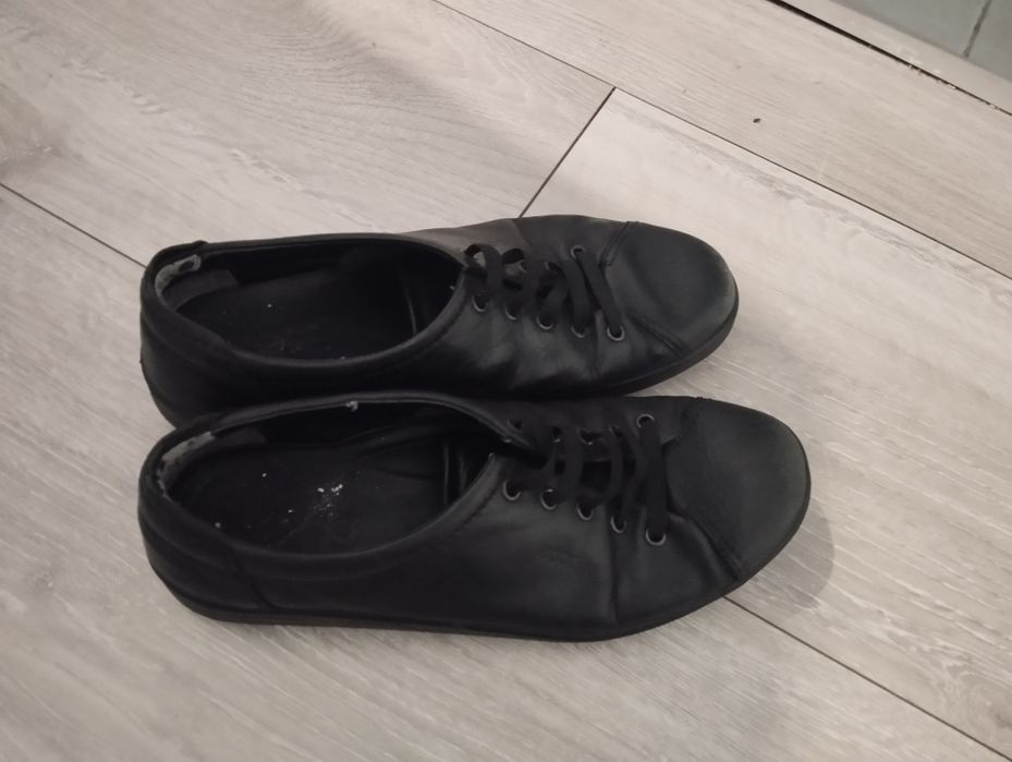 Buty młodzieżowe skórzane rozmiar 40-39