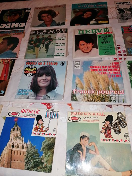 Discos vinil: singles e LP's antigos