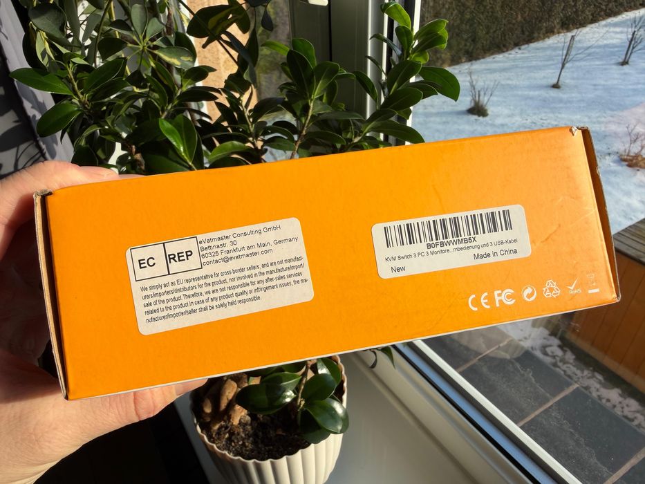 Przełącznik KVM 3 Monitory 3 Komputery 8K 60Hz HDMI DP USB 3.0 MLEEDA