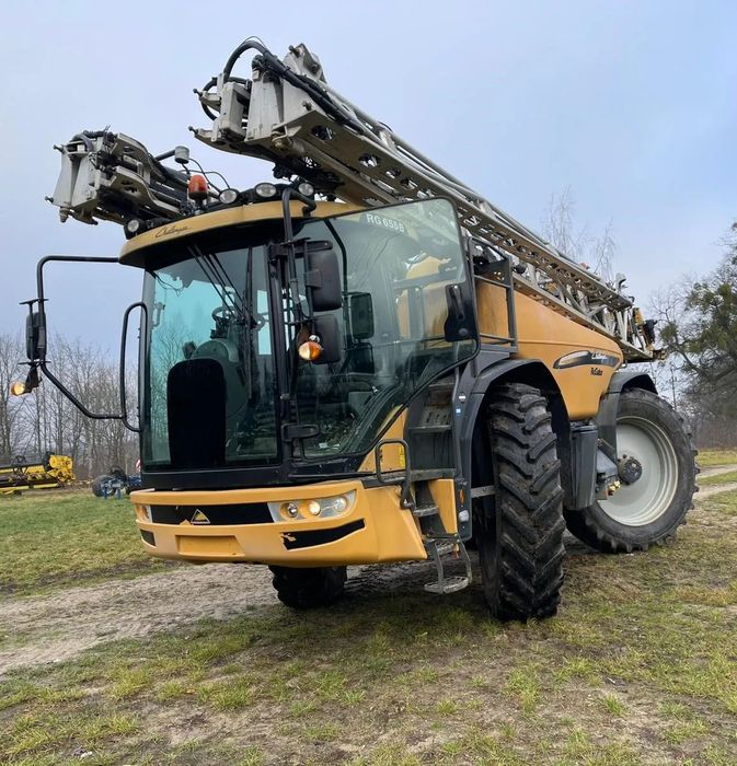 Challenger Rogator 655B  Opryskiwacz samojezdny Challenger Rogator 655B