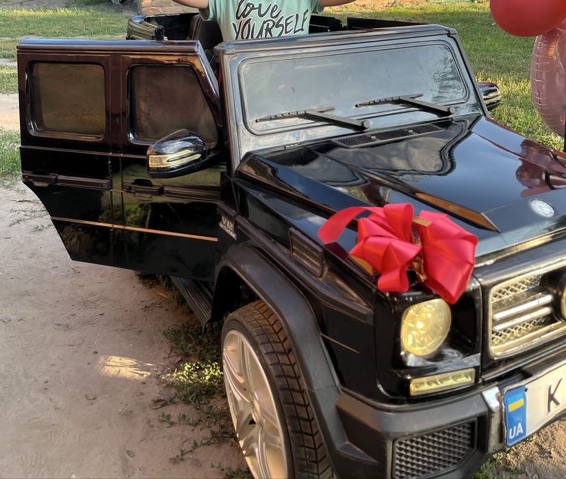 Машинка електромобиль бу