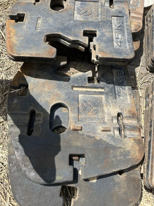 Sprzedam obciążnik new holland 45kg 18 sztuk 810kg