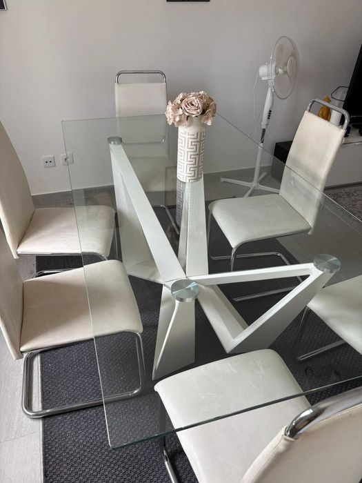 Mesa de Jantar em Vidro com 6 Cadeiras