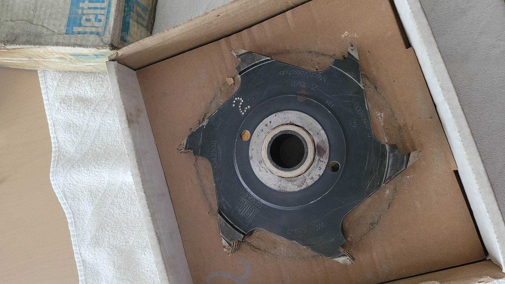 Frezy Leitz do złącz klinowych, inne frezy do drewna, tuleje do frezów