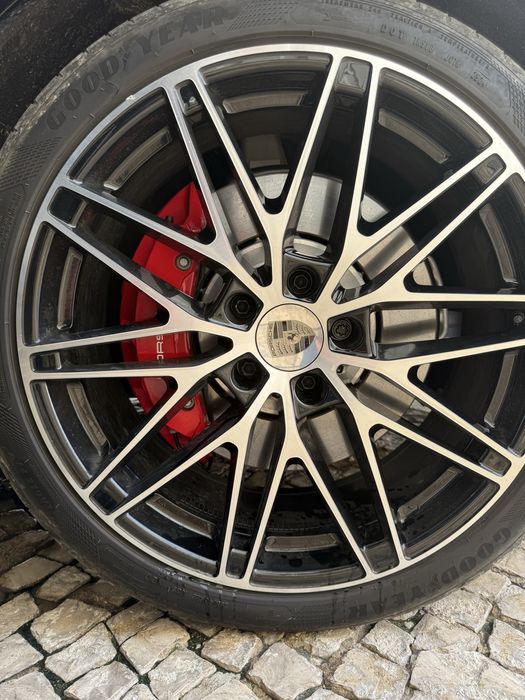 Porsche Macan Turbo 639CV