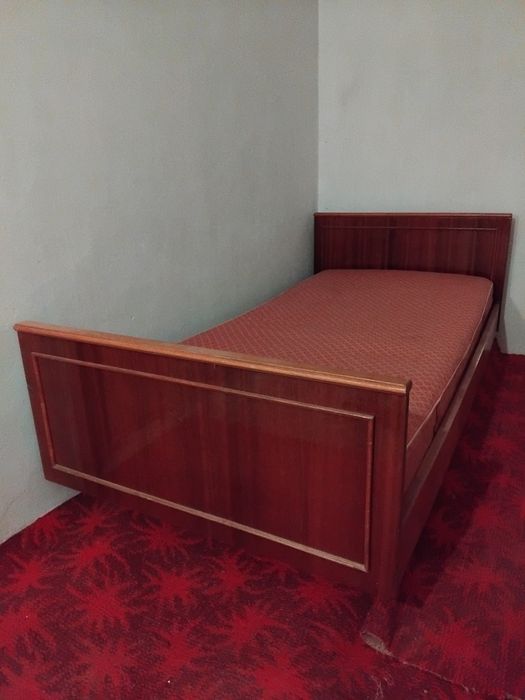 Ліжко односпальне з матрацом