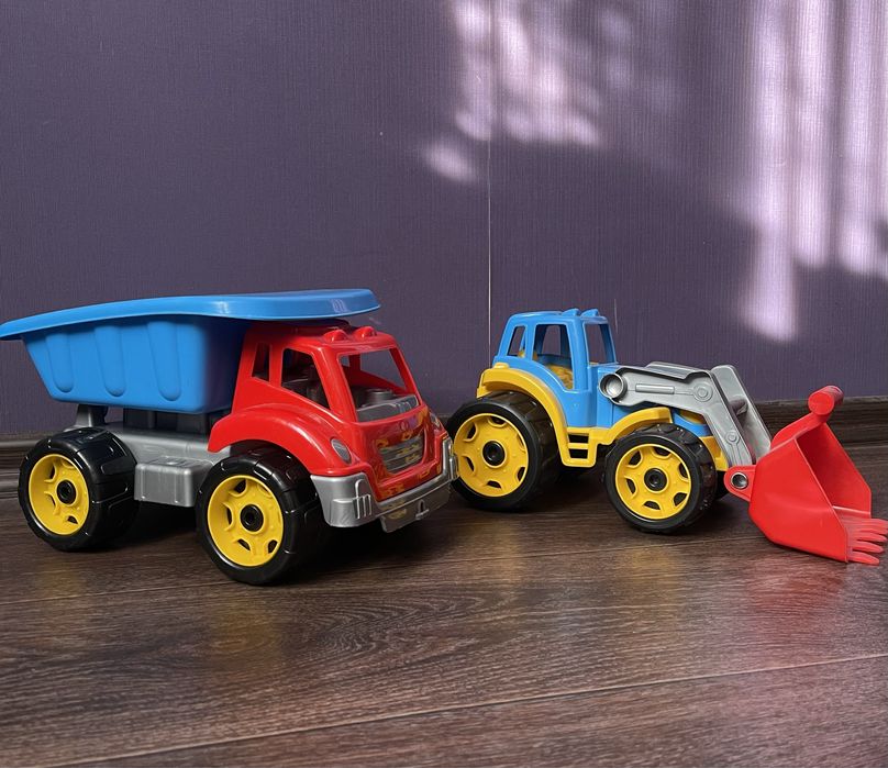 Трактор та самоскид wader нові