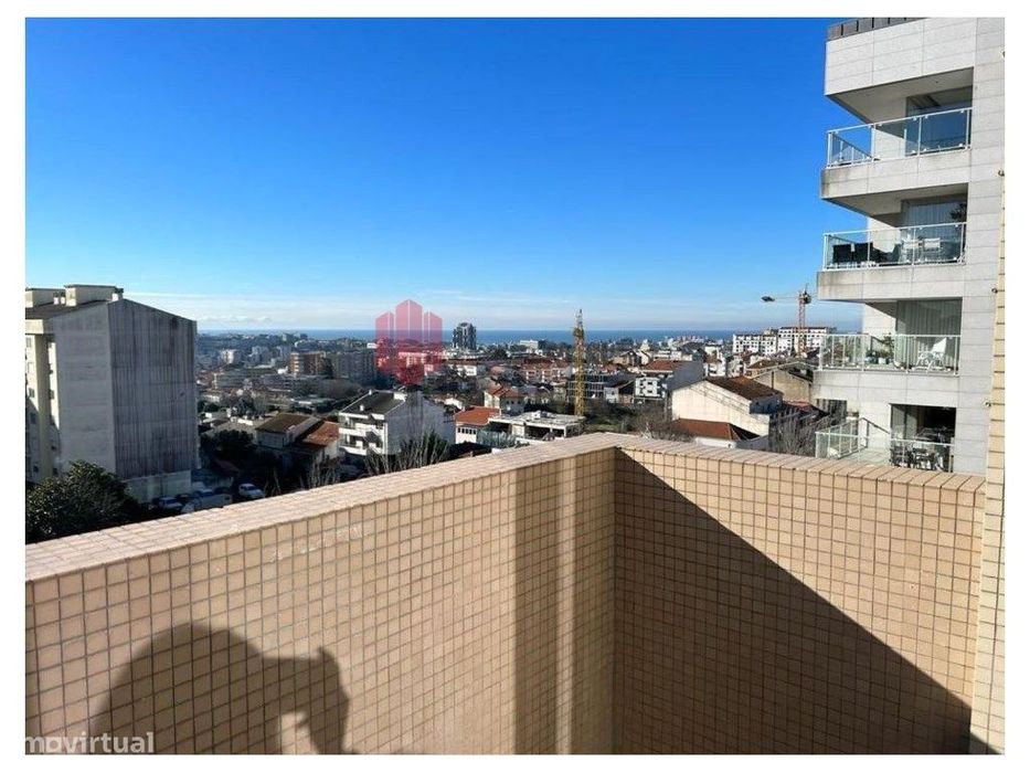 Apartamento T4 para arrendar.