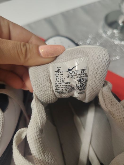 Buty młodzieżowe Nike