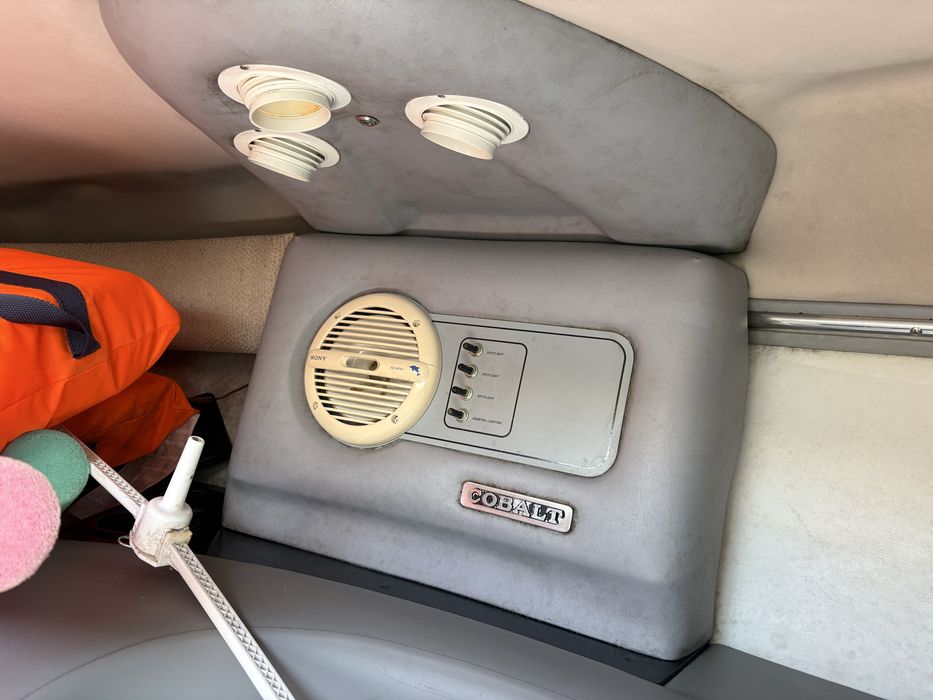 Navegue num Cobalt Marine 253