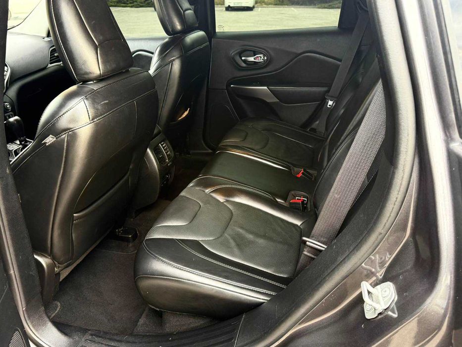 Продам Jeep Cherokee