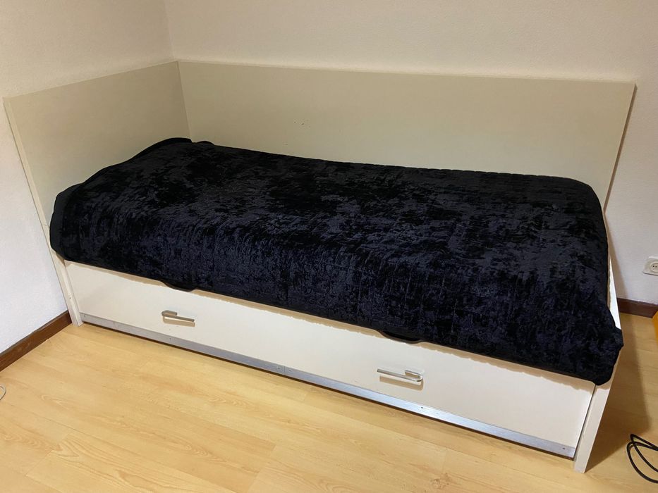 Cama de solteiro dupla (gavetão) + 2 Estrados + 2 Colchões – 200 cm x 97 cm