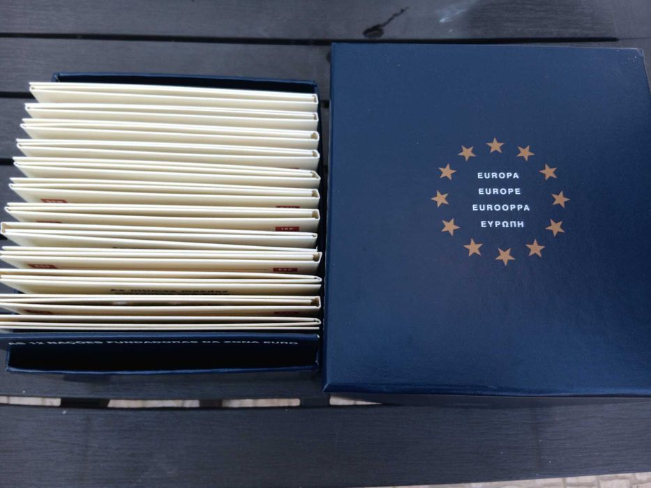 Caixa moedas as 12 nações fundadoras da zona euro