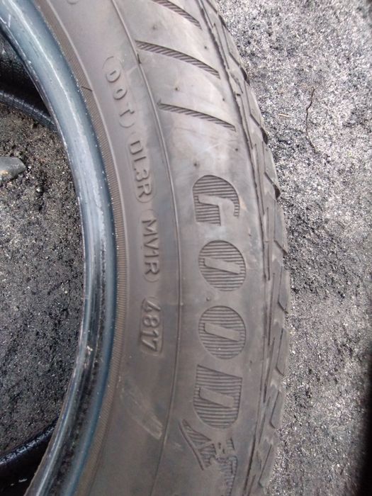 Opony całoroczne 215/55R17 Goodyear  Vector4seasons
