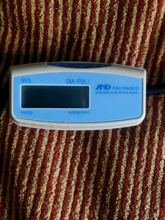 тонометр старий б/у AND 604