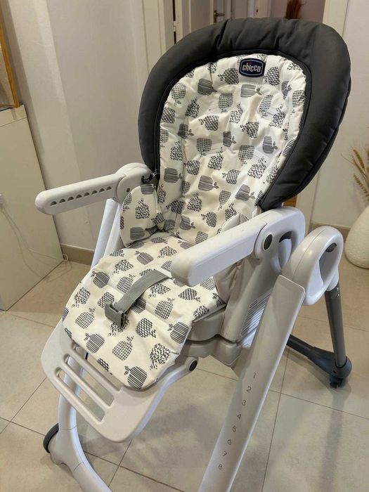 Cadeira de papa Chicco Polly 5 + redutor bebé + arco de brinquedos