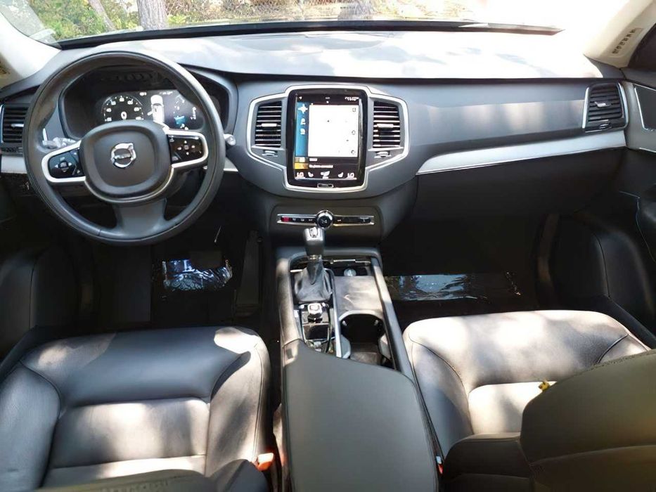Volvo XC90 T5 Momentum      2022