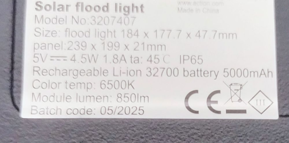 Lampa solarna ścienna led