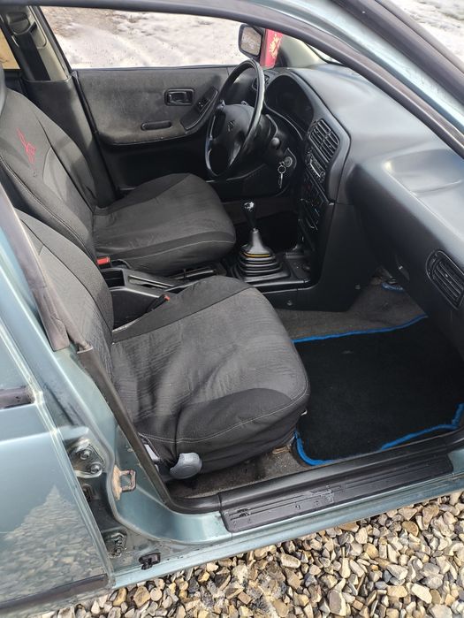 Nissan Sunny 1.4 бензин в чудовому стані авто машина Нісан санні