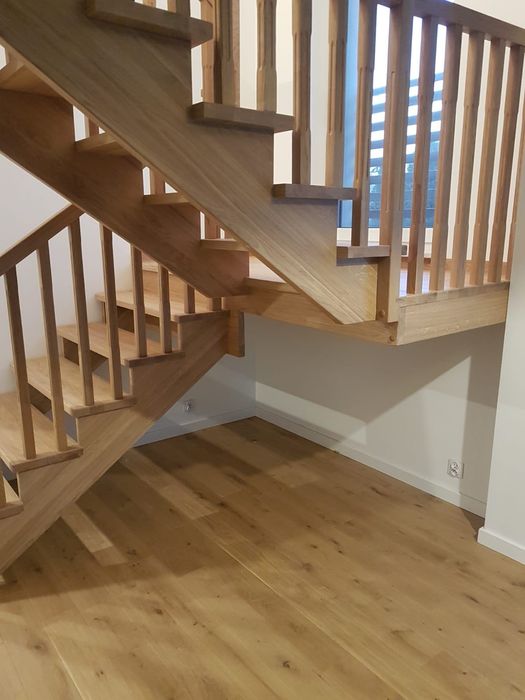 Schody ażurowe dębowe z balustradą Producent Wycena Gratis !