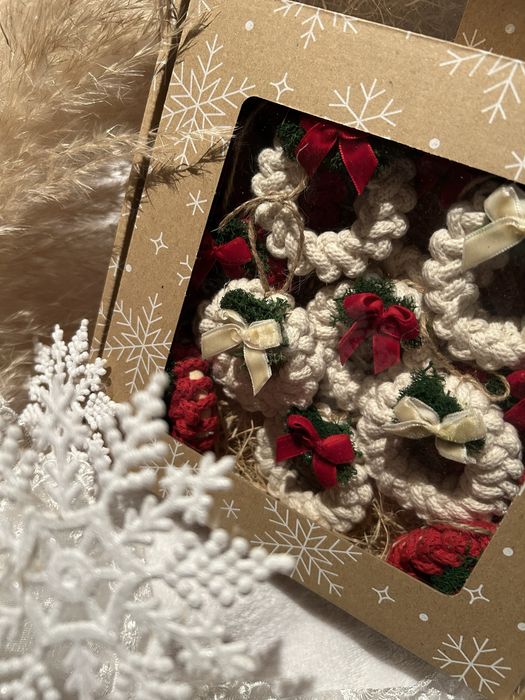 Dekoracja choinkowa zawieszki na choinke wianki na Boże Narodzenie