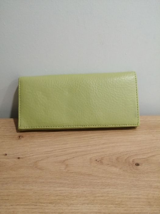 Zielony pistacjowy limonkowy duży portfel Oriflame