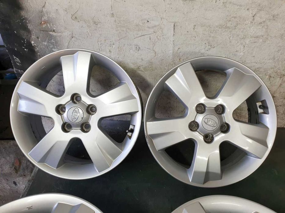 Felgi aluminiowe Hyundai Kia R17 5x114,3 17X6,5J ET 54 centr 67,1mm