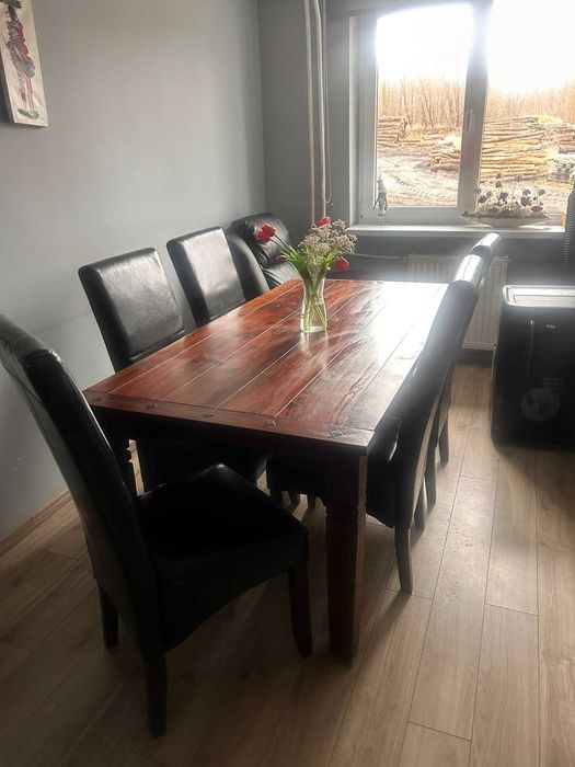 Sprzedam stół z krzesłami