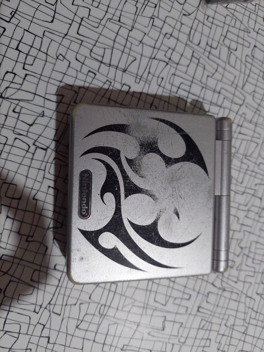 Vendo gameboy e 19 jogos TUDO POR 160 euros