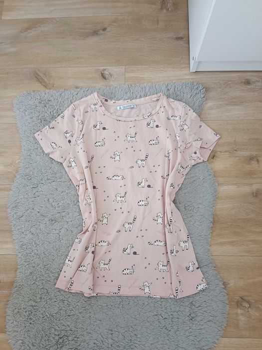 T-shirt damski pudrowy róż w kotki r XS 34 Pull & Bear