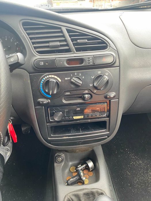 Daewoo Lanos 1.5 16V – 75cv – 1999