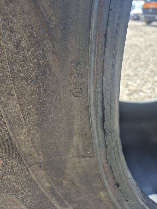 Opona 900/60R38 Bridgestone.
