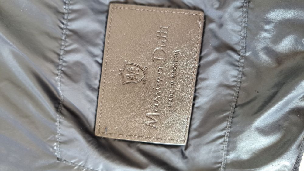 Kurtka puchowa z kapturem Massimo Dutti.