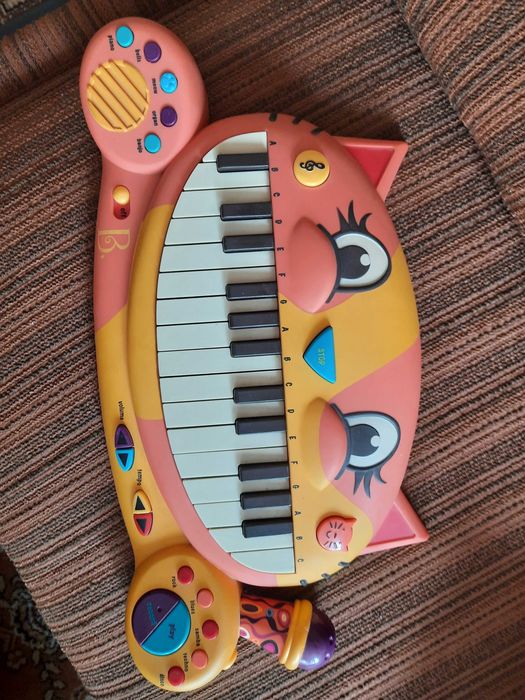 keyboard- interaktywna zabawka