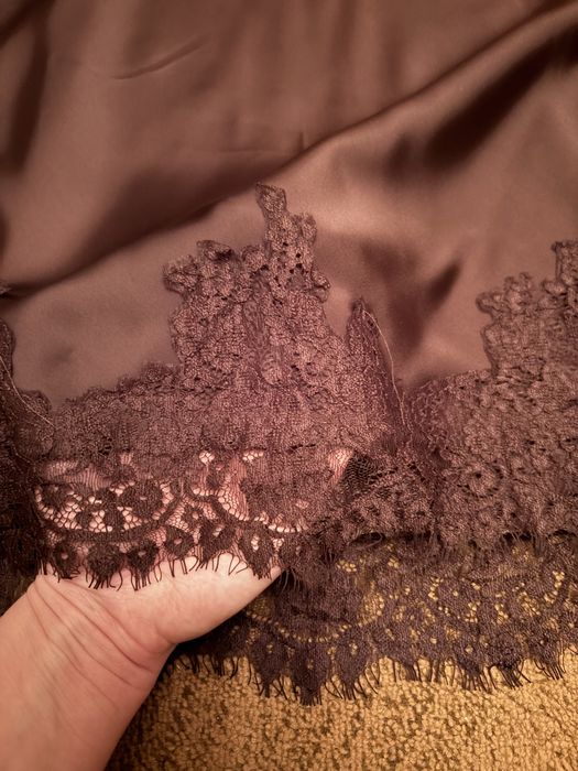 Атласна коричнева  спідниця з мережевом