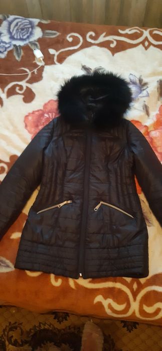 Зимова жіноча куртка