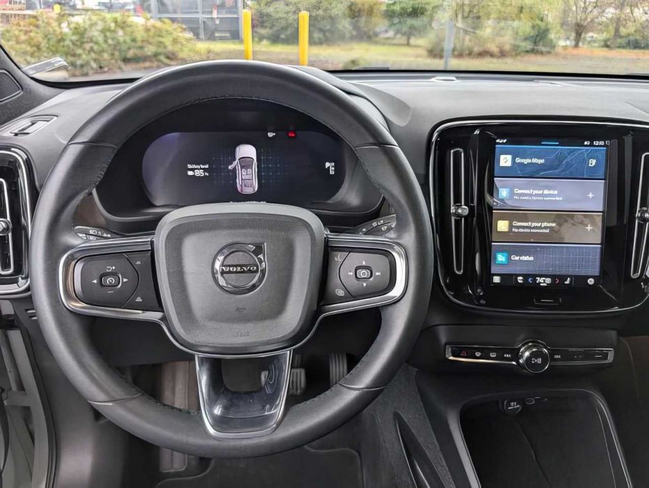 Volvo C40 Recharge      2023