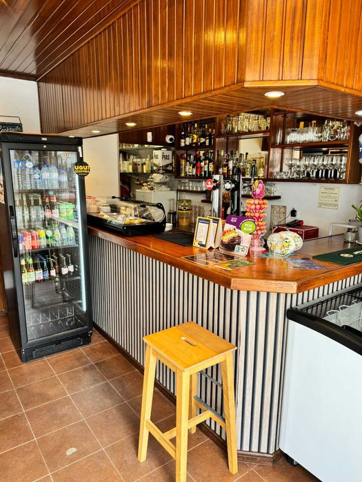 Café-Bar para Arrendamento em Sesimbra – 100m da Praia